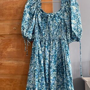 House of Harlow 1960 Blue and White Patterned Dress